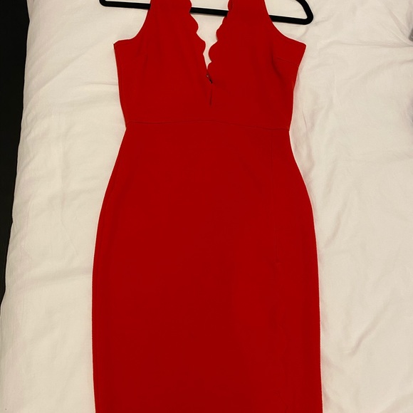 ✨ Boohoo Petite Mid Length Red Scallop Dress ✨ - Picture 6 of 9